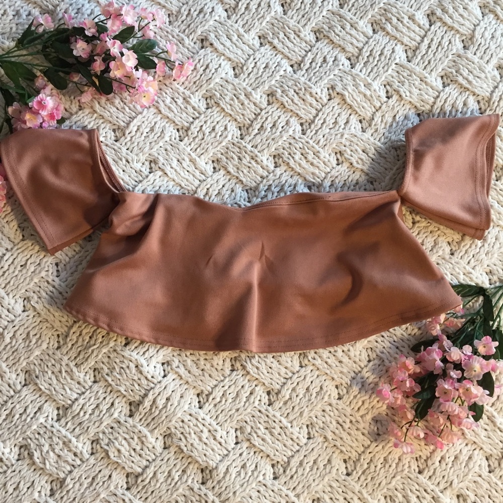 Missguided Off The Shoulder Crop Top🥀